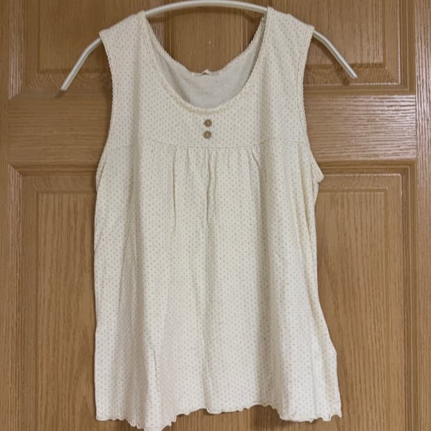 빈티지 모리걸 땡땡이 도트 우드 단추 나시