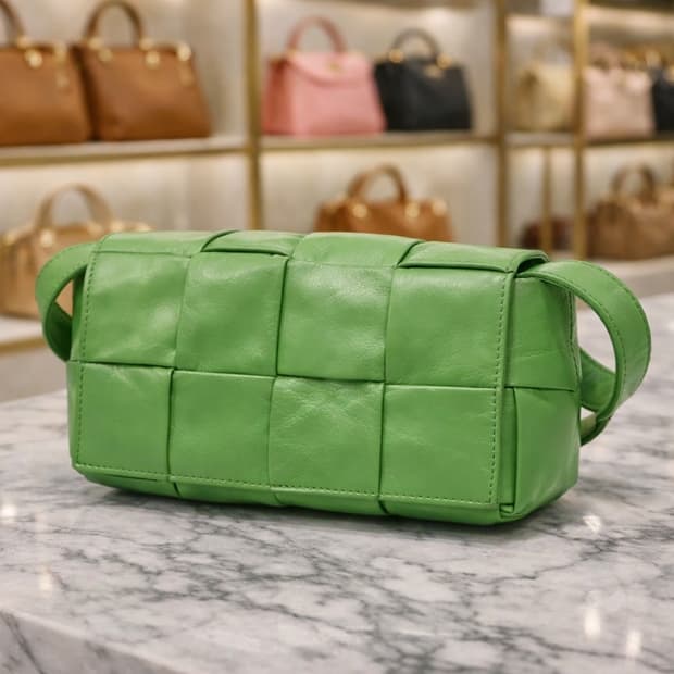 [S급] 보테가베네타 카세트 카프스킨 벨트 미니 뉴세이지 판매합니다!!!