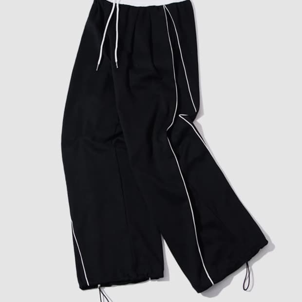 썸플레이스 - 배색 파이핑 라인 트레이닝 와이드 스트링 조거 팬츠 [블랙