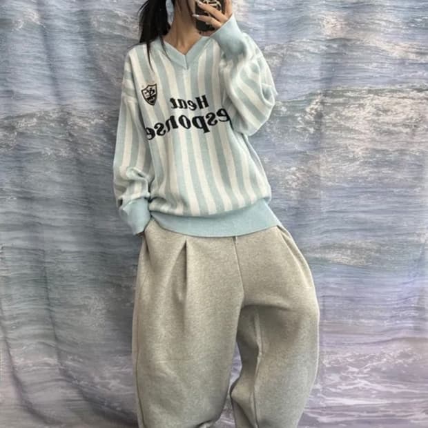 스포티st 브이넥 니트