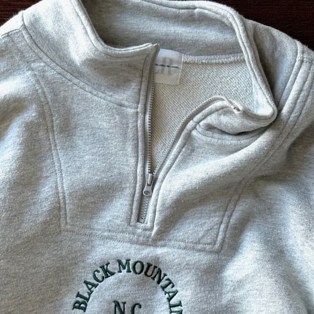 Stand neck zip sweat P/O