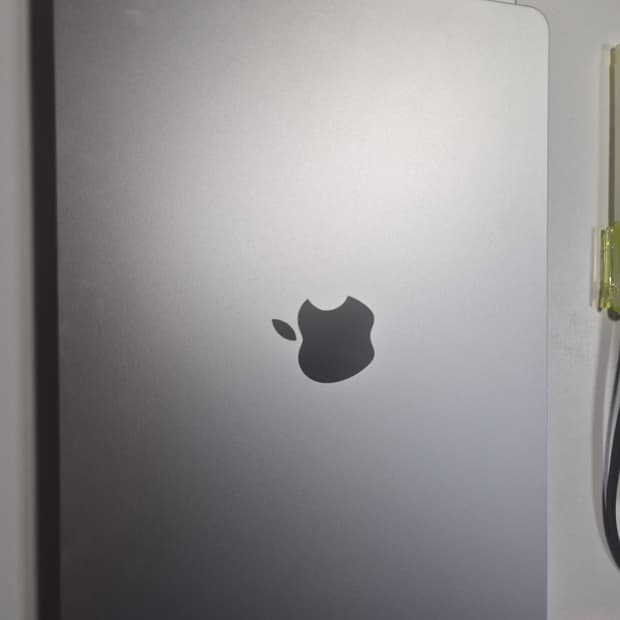 맥북 에어 m4 16/512 13인치 실버