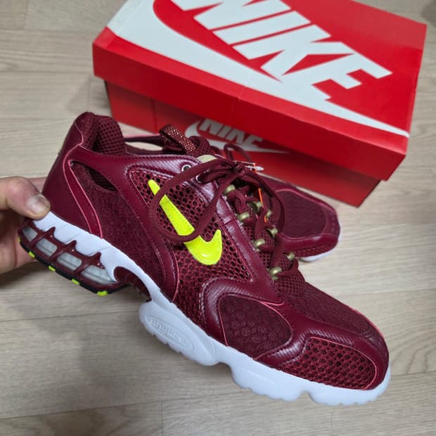 (새상품)나이키 에어 줌 스피리돈 285  버건디 