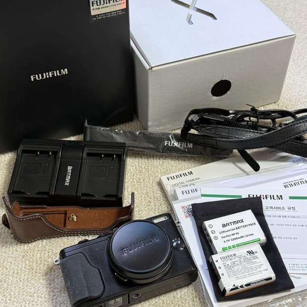 후지필름 X70 (주우재 카메라)