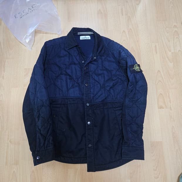 정품 스톤아일랜드 쿼팅 자켓 m사이즈