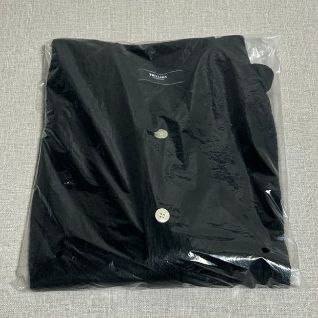 트릴리온 위시서블 부클 반팔 니트 블랙 L (새상품)