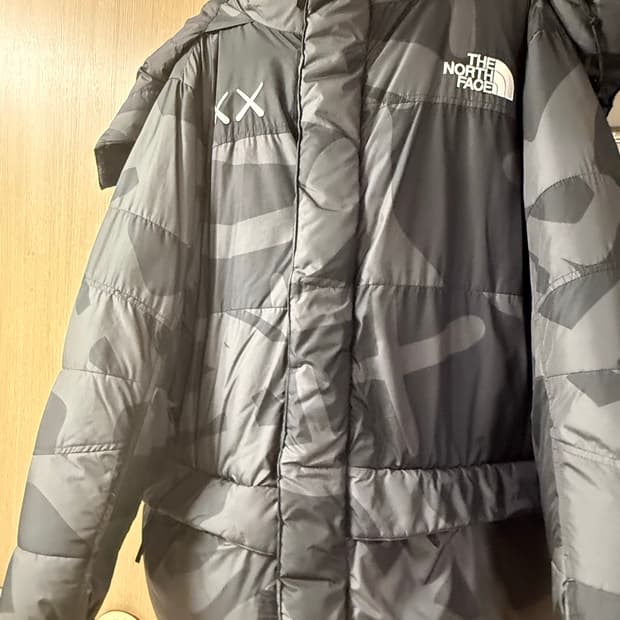 (M)노스페이스 x 카우스 히말라야 패딩 팝니다