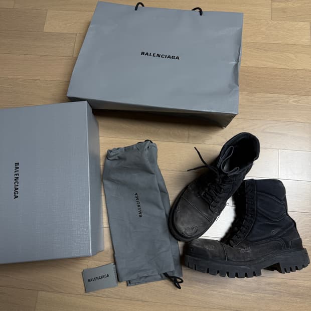 [42] 발렌시아가 스트라이크 부츠