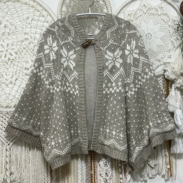 Earth Music Mute Baige Nordic Cape