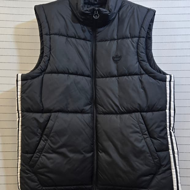 아디다스 삼선 패딩 조끼 블랙