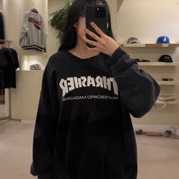 트레셔 빅로고 박시핏 맨투맨 블랙 U1