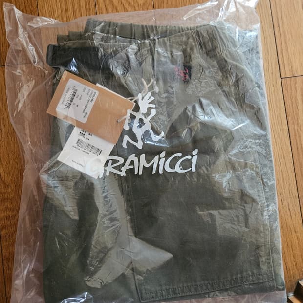 그라미치 루즈테이퍼드 올리브 새상품 클라이밍 아메카지 가젯