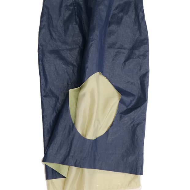 "O" skirt on green - punctum test