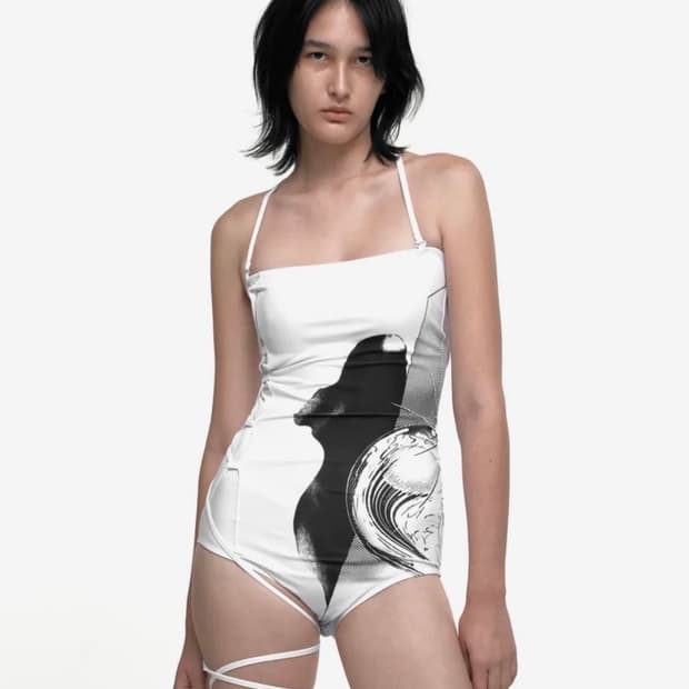 나체 cosmic swinwuit white