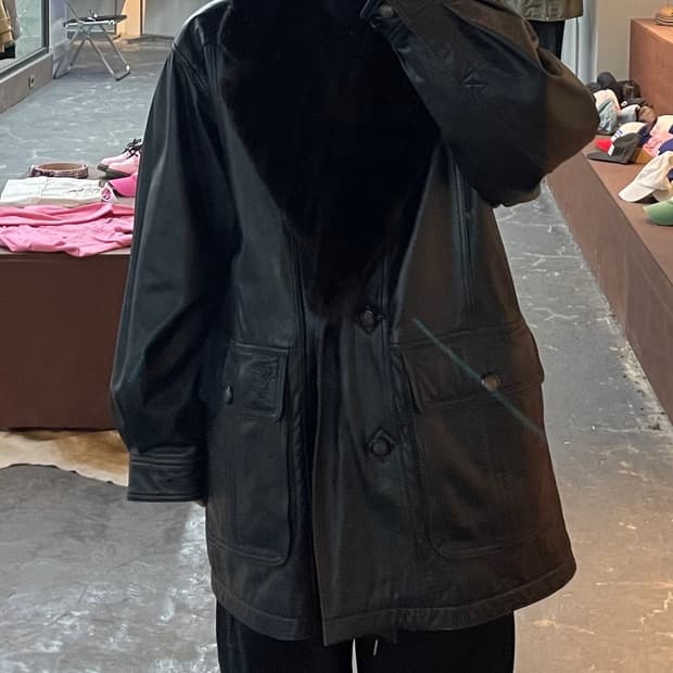 입생로랑 밍크퍼 카라 디테일 가죽자켓 (퍼 탈부착 가능) H1948