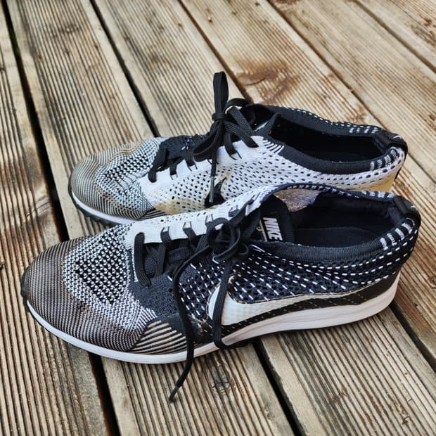 나이키 플라이니트 레이서 골프 검흰 909756-001(280)