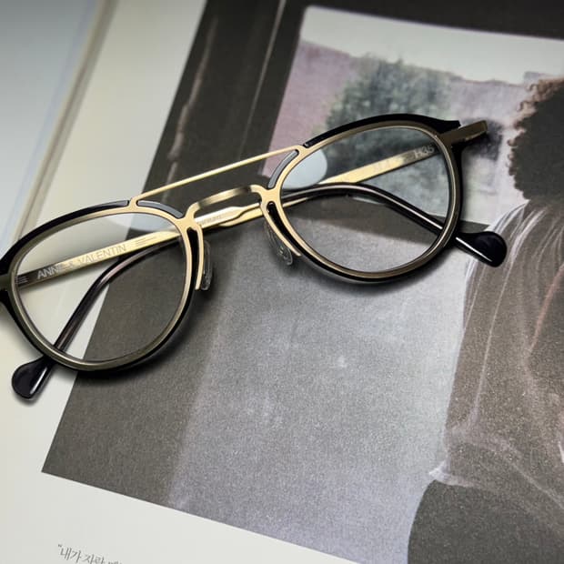 안네발렌틴 미니멀리스트 투브릿지 티타늄 안경 0188