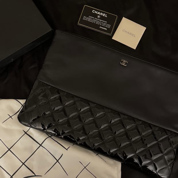 샤넬 투톤 페이던트 블랙 클러치백