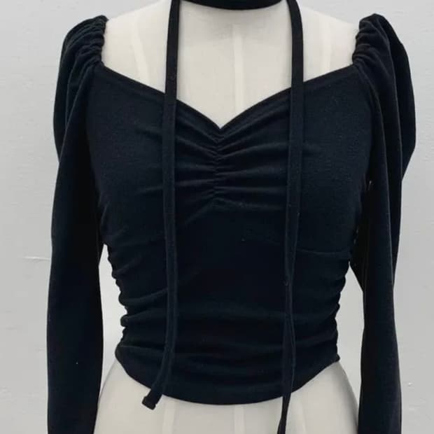 에이블리 셔링퍼프하트넥티셔츠 검정