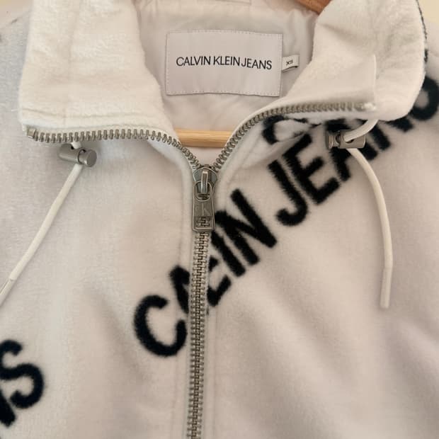 캘빈클라인(Calvin Klien) 하이넥플리스자켓