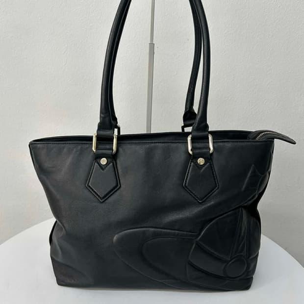 (구해요)비비안웨스트우드 레더 토트백 빈티지