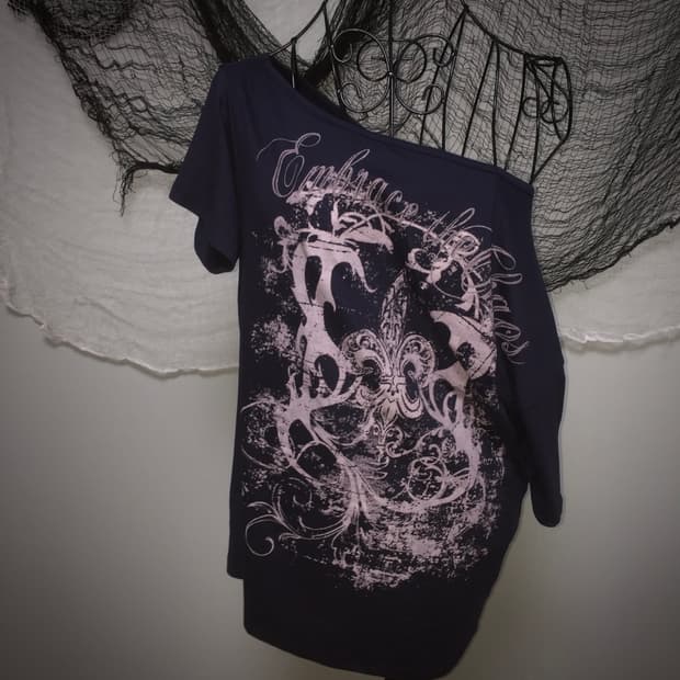 Y2k lettering off T