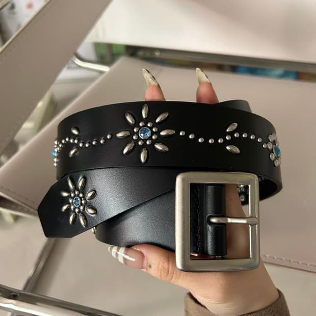 STUDDED BELT 가죽 스터드 벨트
