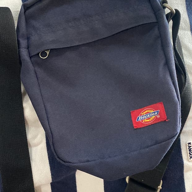 디키즈 네이비 미니 크로스백