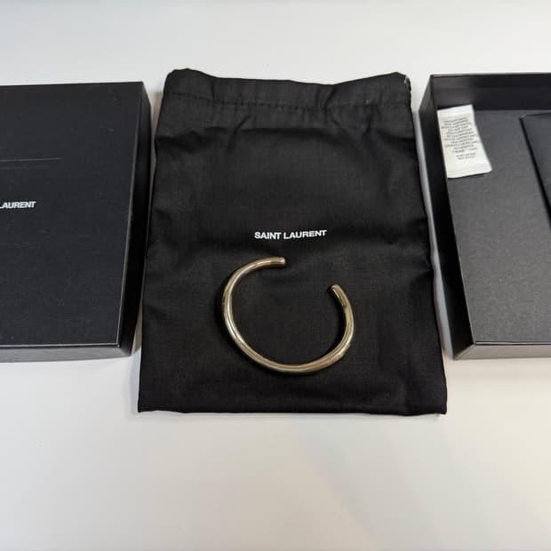 생로랑 뱅글 팔찌