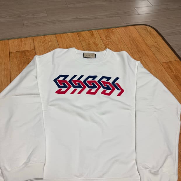 구찌 맨투맨 흰색 XL