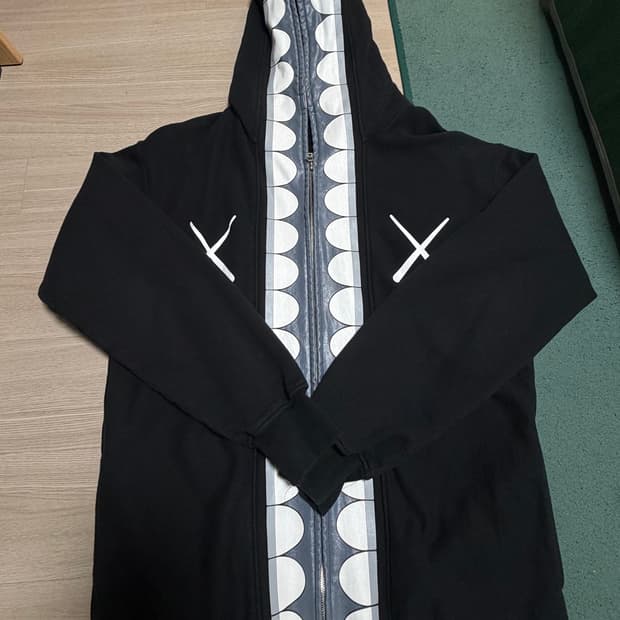 [희귀 XXL] 2005 Bape X Caws 촘퍼 풀집 후드 블랙