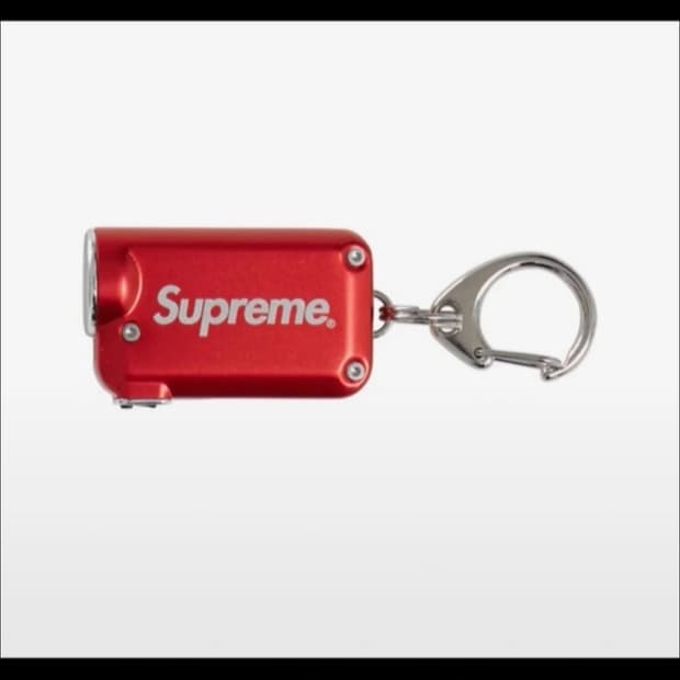 슈프림 라이트키링