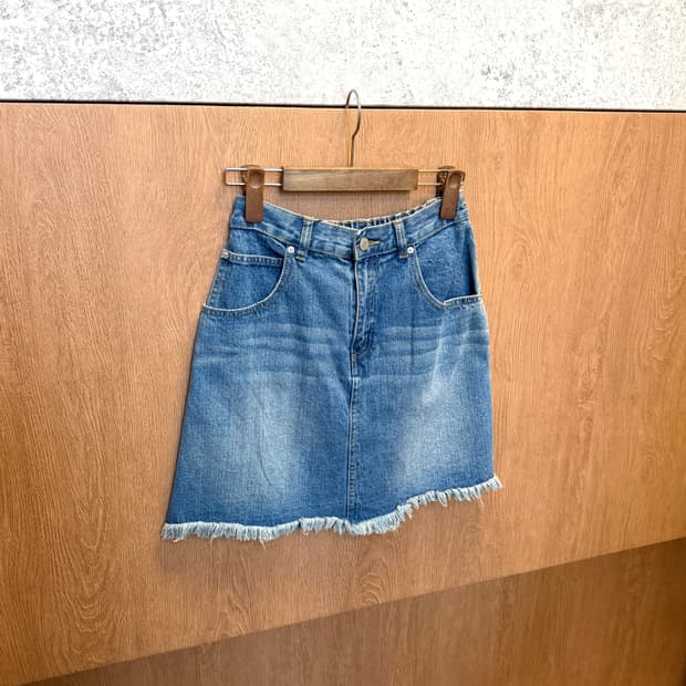 빈티지 데님 미디 스커트 밴딩 밑단 컷오프 디테일 A라인 블루