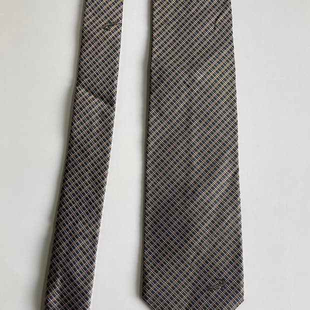 크로커다일 넥타이