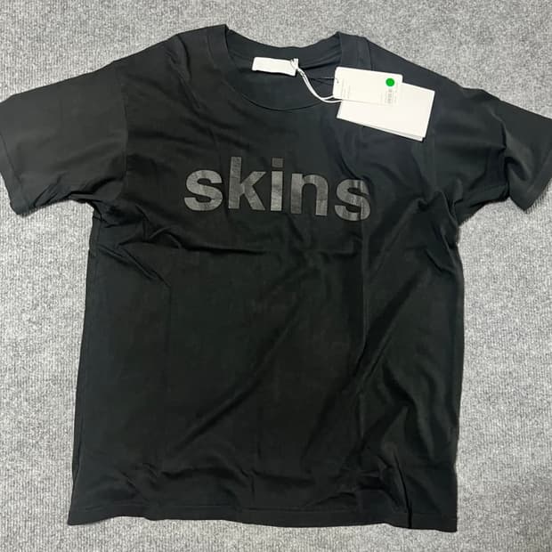 Alexander digenova skins t shirt (Large)