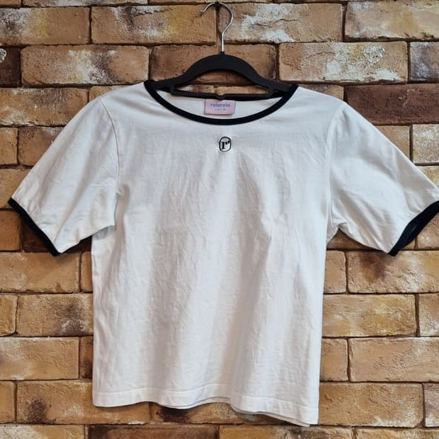 롤라롤라 브랜드의 화이트 링거 반팔티 S 