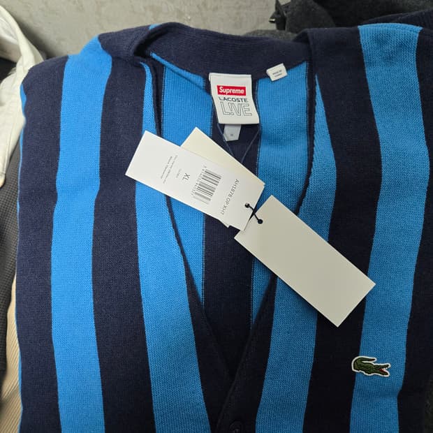 슈프림 x 라코스테 가디건 XL 팝니다