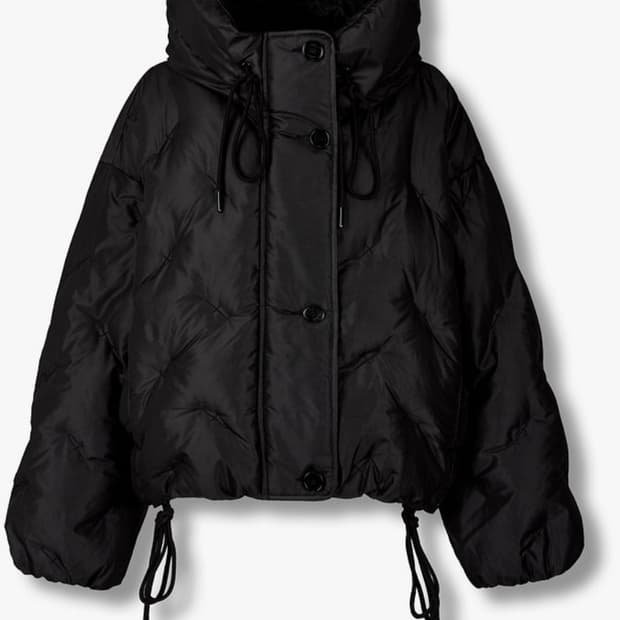 스튜디오톰보이 자수디테일 후디 다운 점퍼