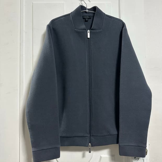 코스 COS 저지 봄버