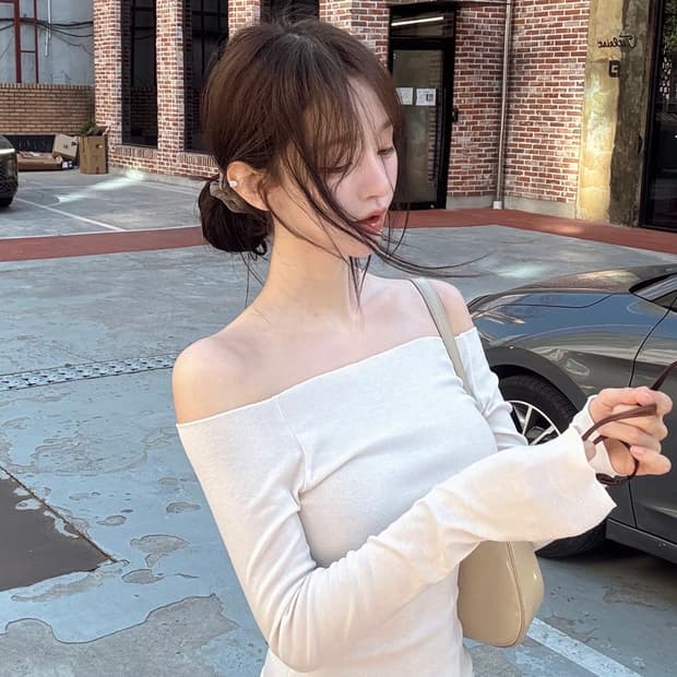 카인다미 오프숄더 래글런 티셔츠