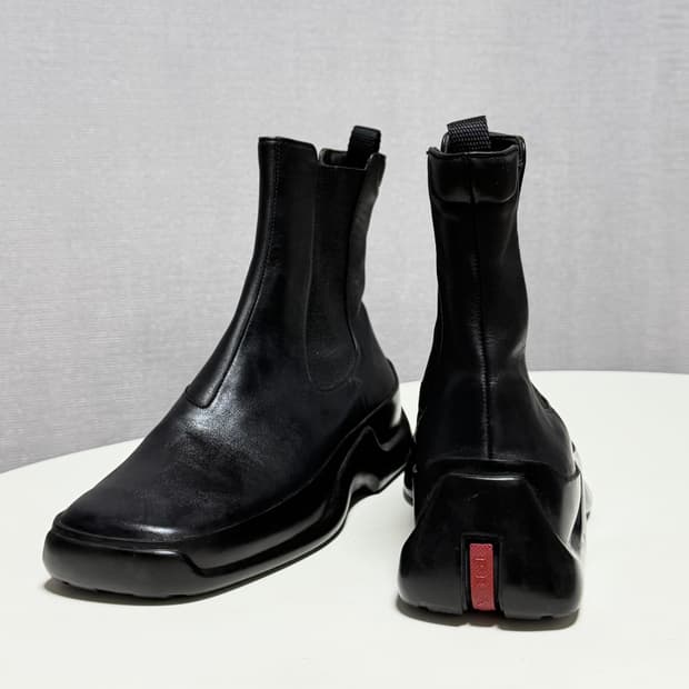 프라다 스포츠 스퀘어토 첼시 부츠