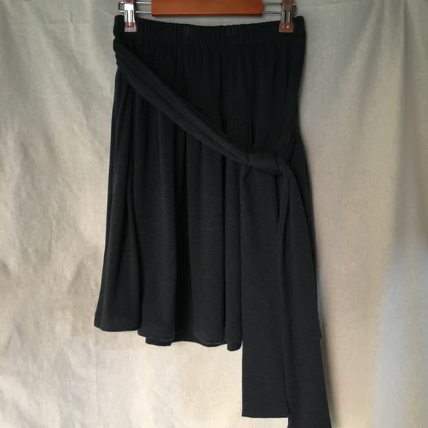 에프터먼데이 미디스커트