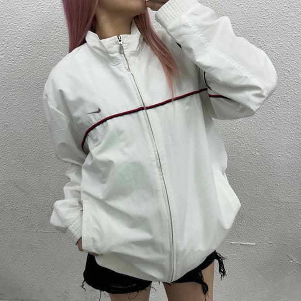 나이키 검빨배색 화이트 바람막이 L