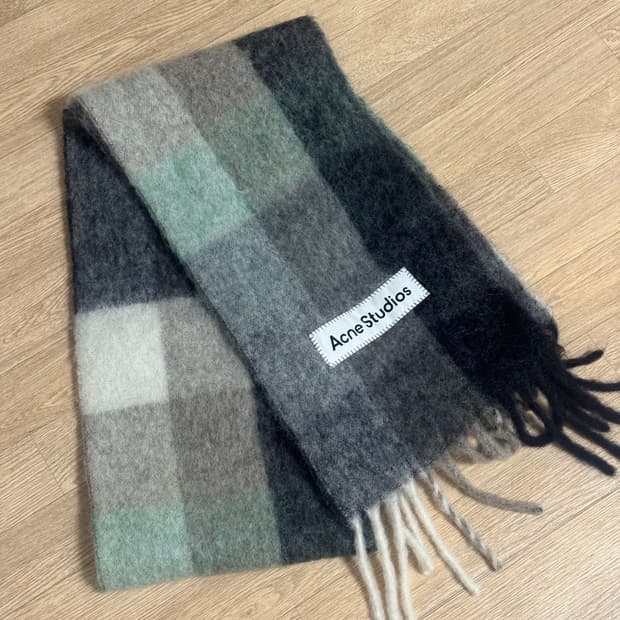 아크네스튜디오 머플러 그린 그레이 블랙