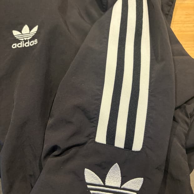 아디다스 락업 트랙탑