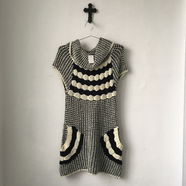 Pattern point high neck knit onepiece