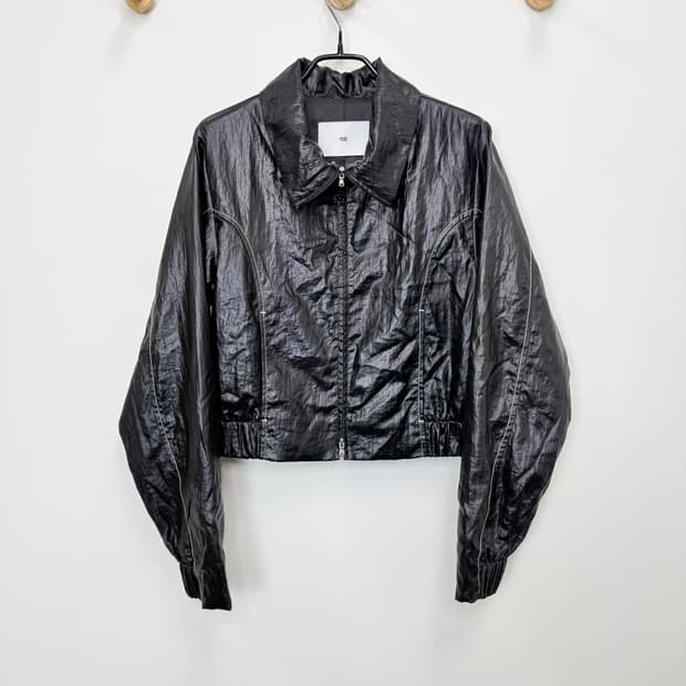 유즈 YUSE 블랙 크롭 블루종