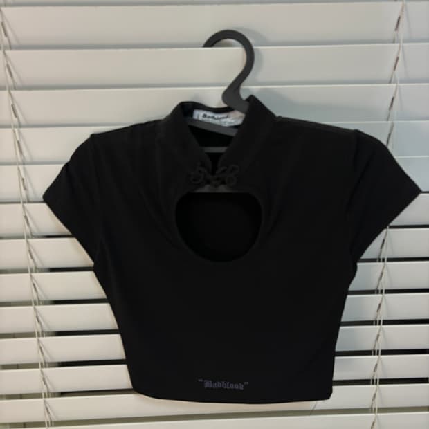 배드블러드 치파오 크롭 티