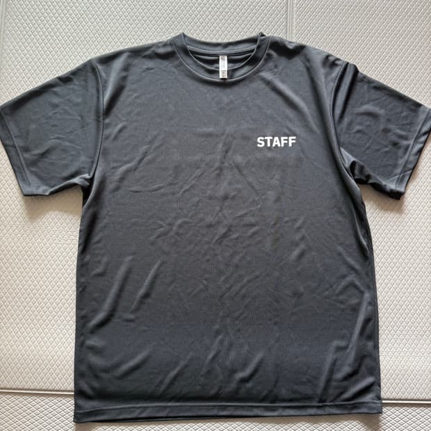 (3L) 칸예 리스닝 코리아 스태프 티 