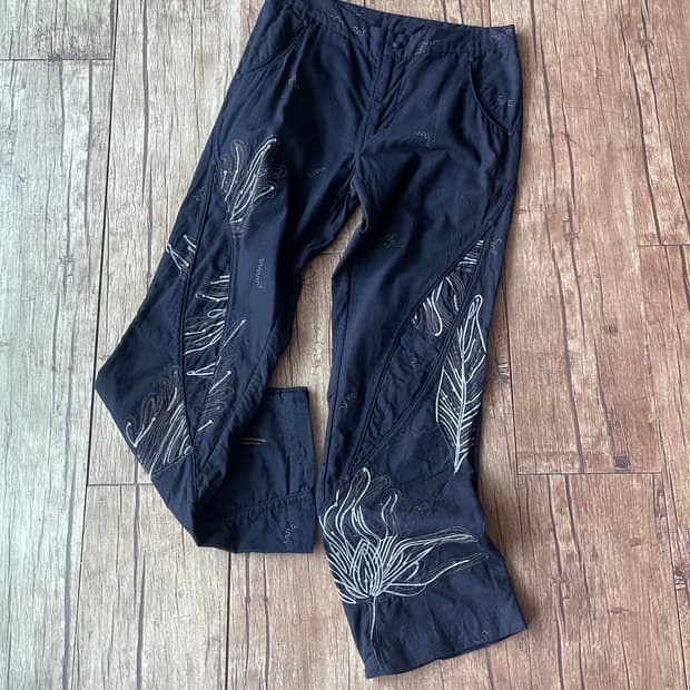 HaaT ISSEY MIYAKE Embroidered Trousers